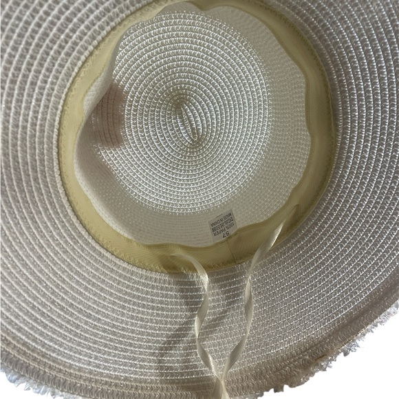 Straw edge rose band sun hat - Picture 4 of 5